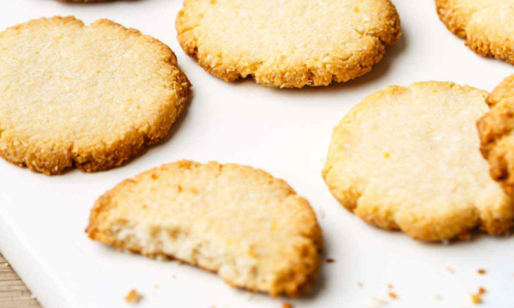 Fursecuri vegane cu faina de migdale si lamaie